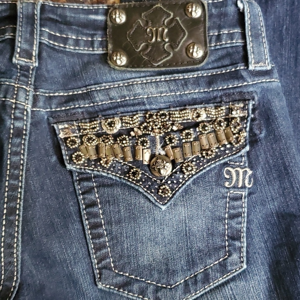 Miss Me 29 signature rise boot cut jean, fancy pockets